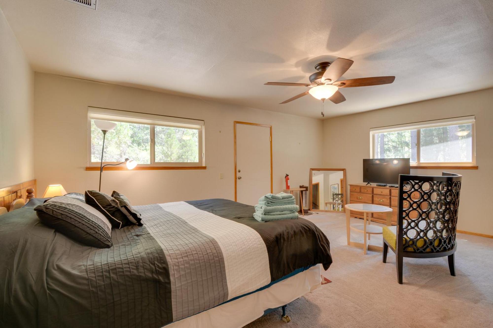 Riverfront Home Near Yosemite National Park! グローヴランド エクステリア 写真