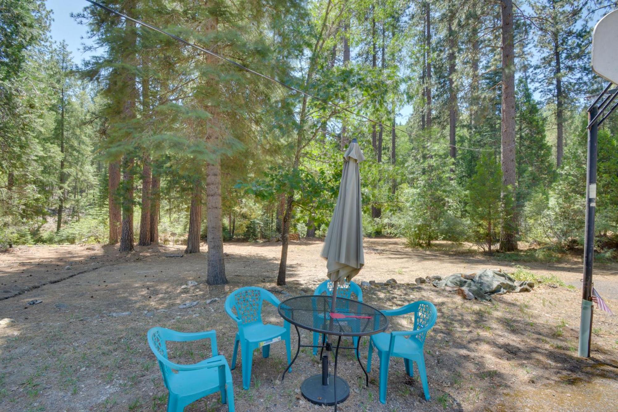 Riverfront Home Near Yosemite National Park! グローヴランド エクステリア 写真